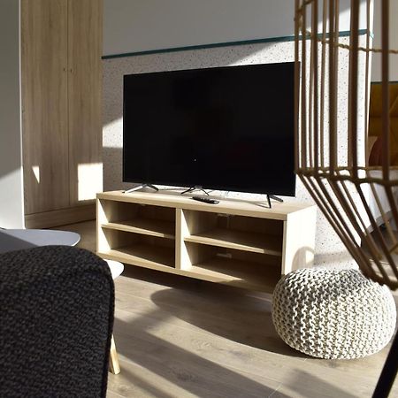 White Apartment Modern Tower Atal Gdynia Kültér fotó